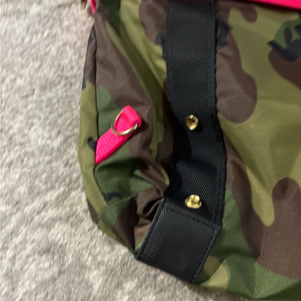 Andi small camo crossbody/ backpack bag - Picture 2 of 16